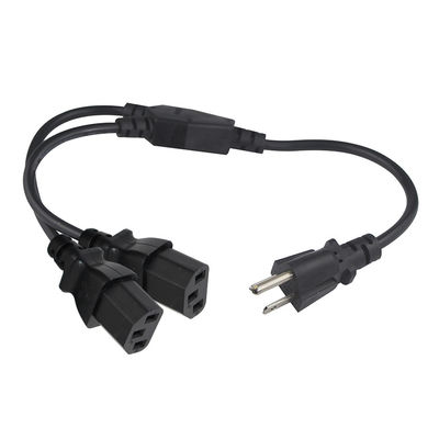 2 tomas de corriente y cable de alimentación del ordenador con conexión estándar Nema 515P y entrada de C13