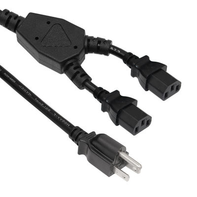 2 tomas de corriente y cable de alimentación del ordenador con conexión estándar Nema 515P y entrada de C13