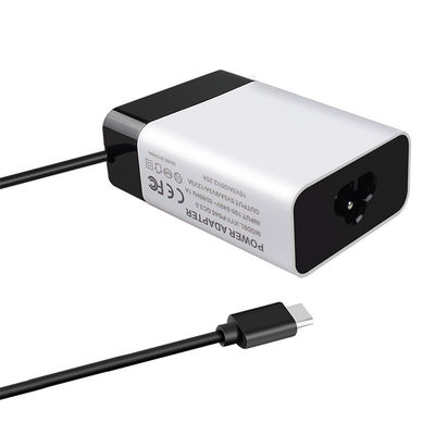Cargador de computadora portátil de tipo C de entrada C6 universal con salida de 45W y carga rápida 3.0