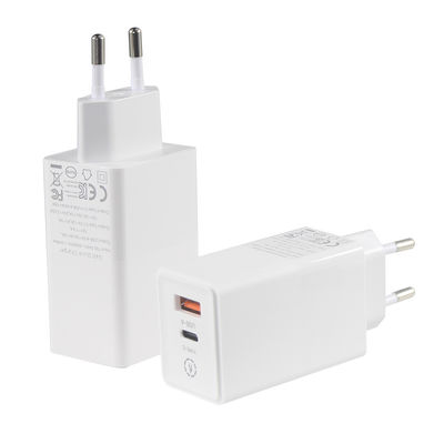 Portátil QC Tipo C Cargador dual PD 65W Salida 15V 3A para carga rápida Adaptador de viaje