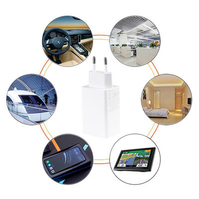 3 puertos 65W USB C USB-A QC3.0 cargador para computadoras portátiles blanco