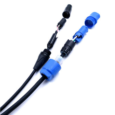 Fuente de alimentación de audio para escenarios industriales resistente a la llama 15A de corriente nominal de 3 pines IP44 de potencia de bloqueo con conector compatible CON