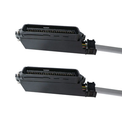 Ángulo derecho 50 pines macho RJ21 cable de conector de telecomunicaciones con cable redondo blindado para paneles de parches de voz o distribución de datos