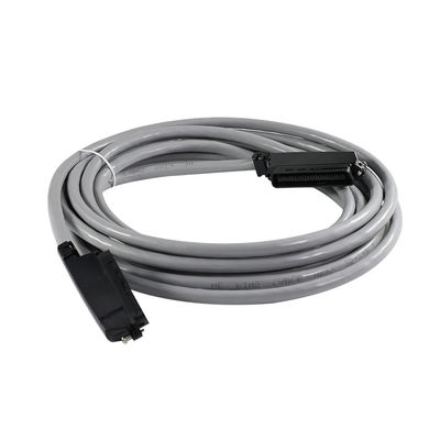 Ángulo derecho 50 pines macho RJ21 cable de conector de telecomunicaciones con cable redondo blindado para paneles de parches de voz o distribución de datos