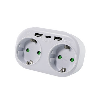Adaptador de enchufe estándar europeo con dos tomas de corriente alterna, 2 puertos USB y 1 puerto de carga tipo C de 250V 10A