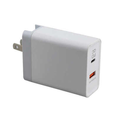 Cargador de pared de doble puerto de 45W con USB-C y USB-A