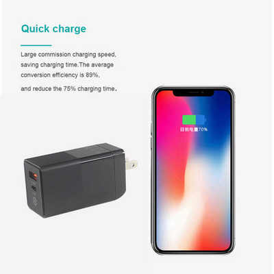 Cargador USB de 65W con enchufe estadounidense y doble puerto USB-C y USB-A