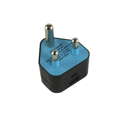 Cargador USB enchufable con puertos USB-C y USB-A 5V 3.4A