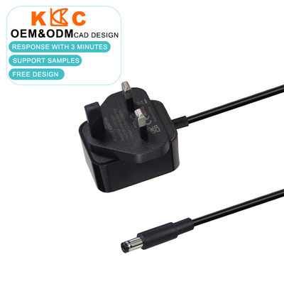 Adaptador de alimentación de corriente continua de 5V 3A con enchufes de salida múltiples